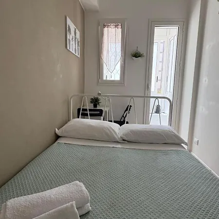 Notarbartolo Room#200 *