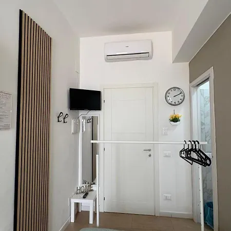 Notarbartolo Room#200